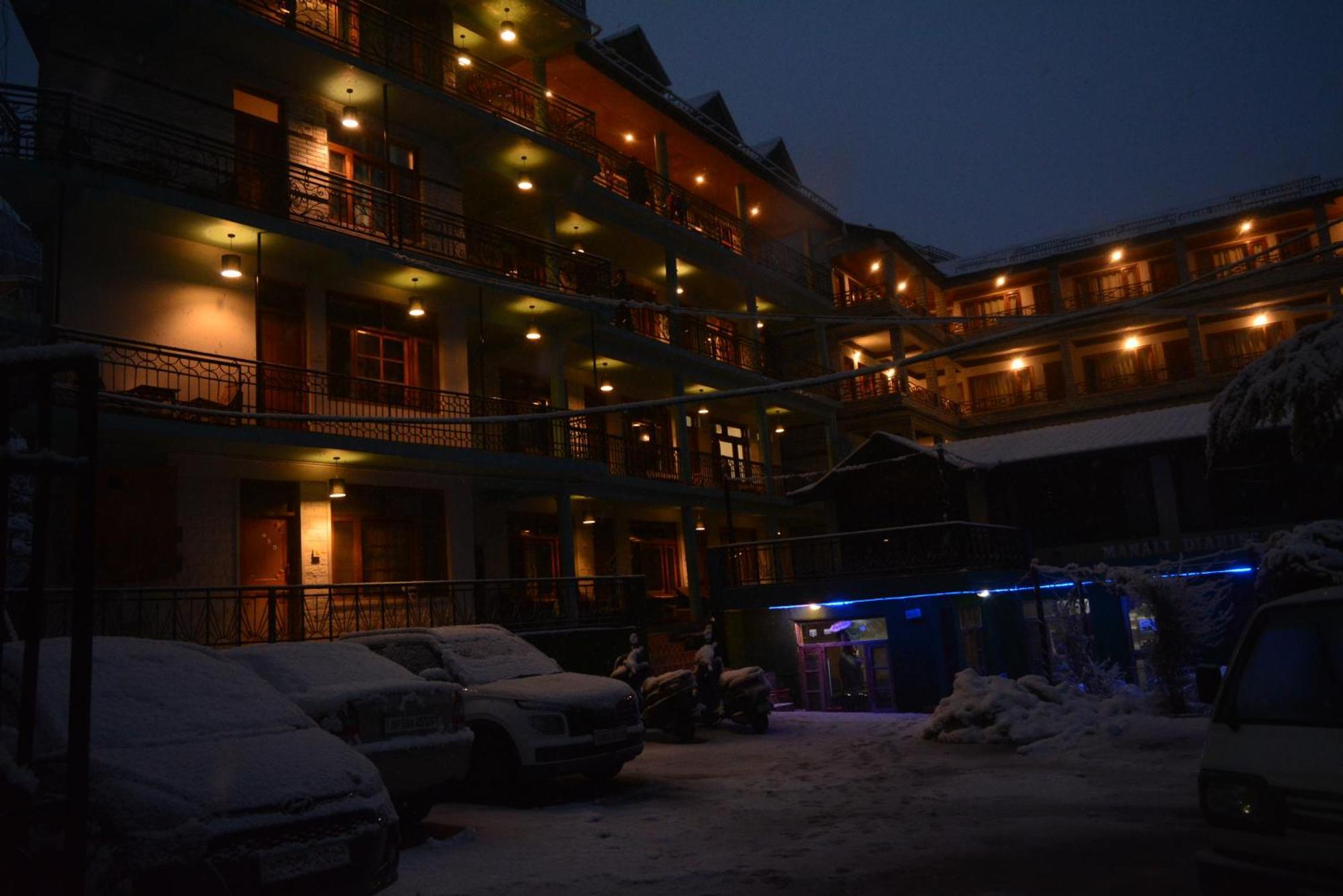 The Neelgiris Hotel Manāli Exterior foto