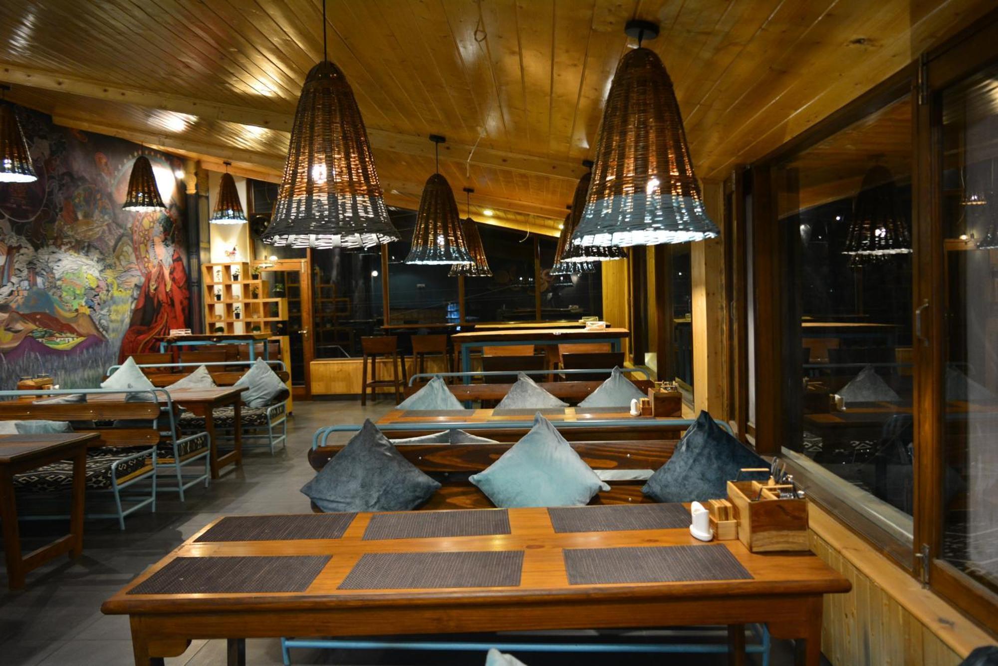 The Neelgiris Hotel Manāli Exterior foto